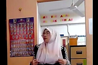 Cikgu Tudung Bertudung